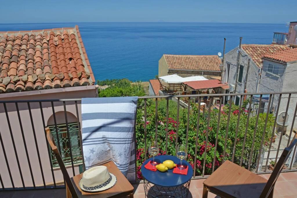Terrazza Ambrogio Apartman Sant'Ambrogio  Kültér fotó
